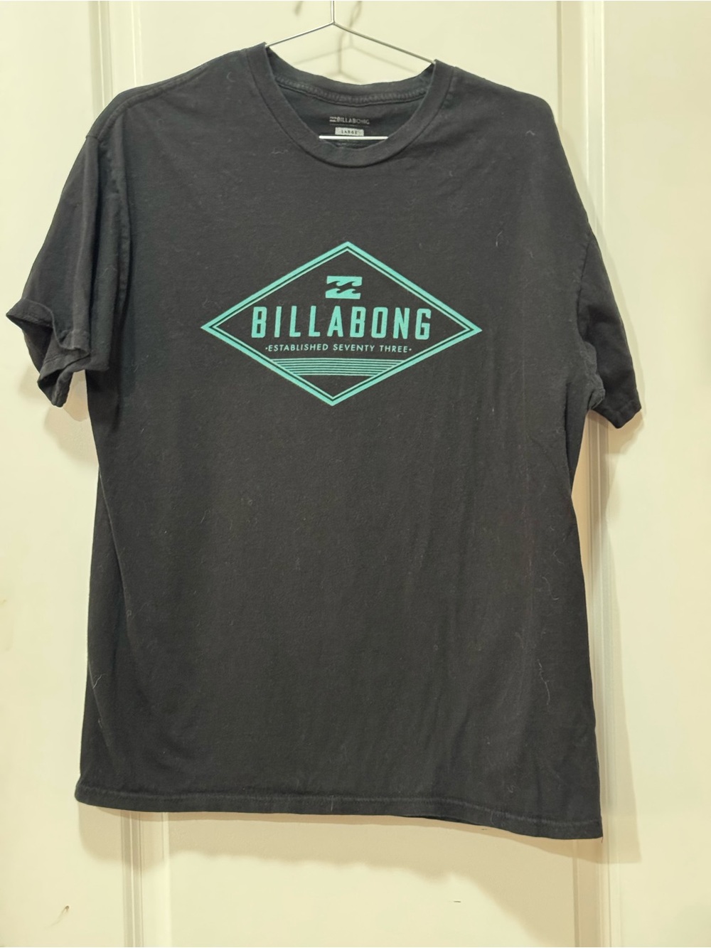 Billabong Men's Black Logo Tee with Teal Graphic size M Pit 23” L 28